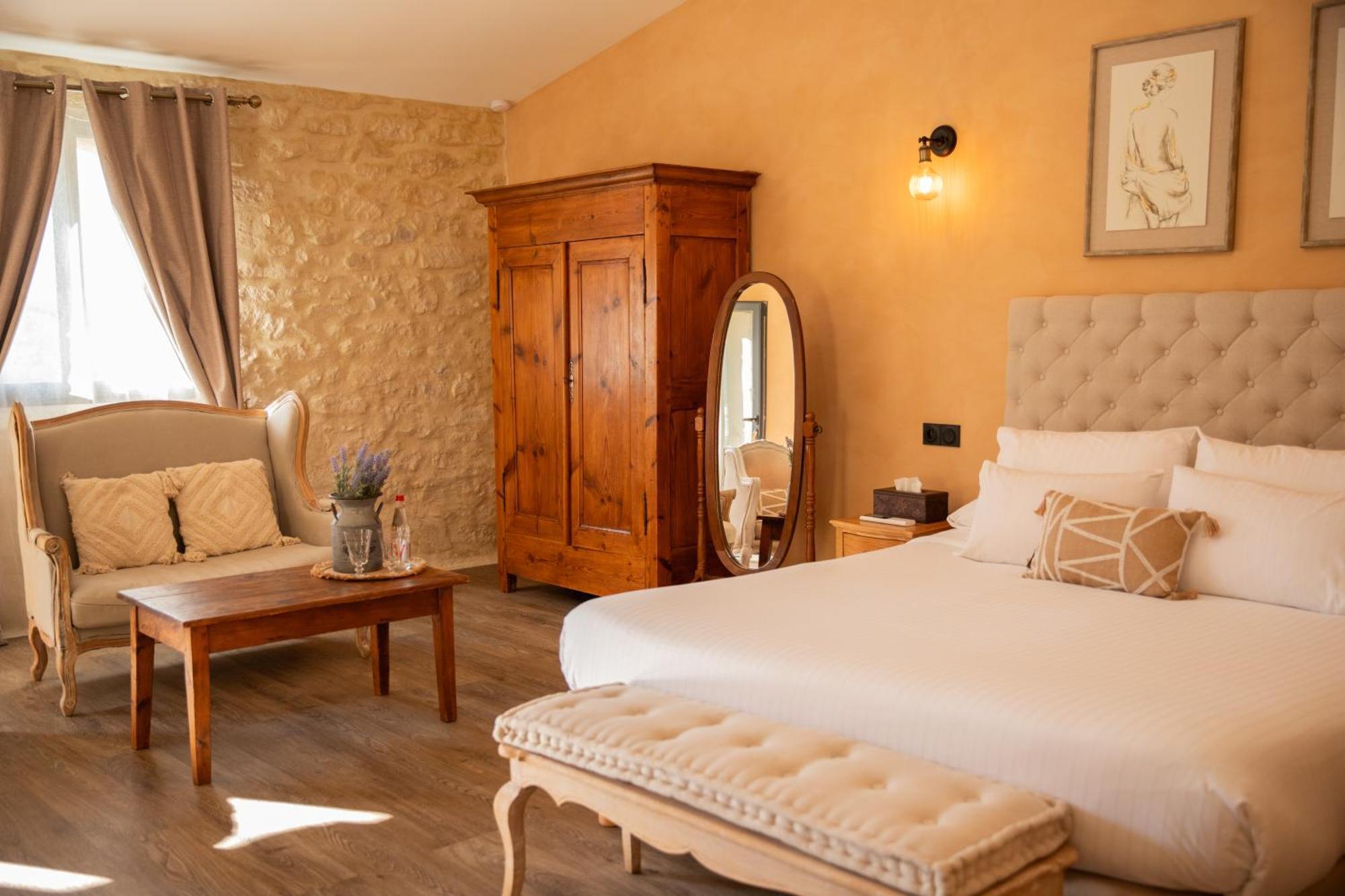 Maison Roucas - Restaurant Et Chambres D'Hotes Solérieux المظهر الخارجي الصورة
