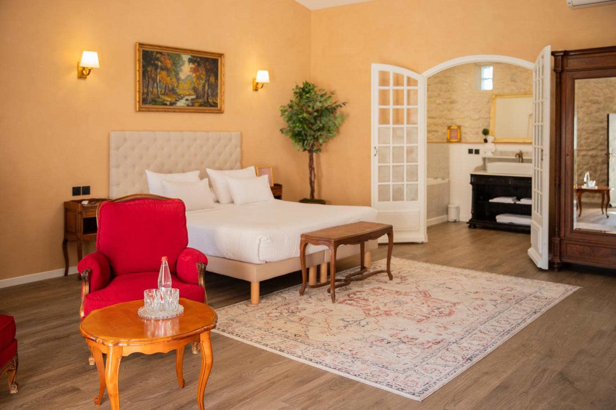 Maison Roucas - Restaurant Et Chambres D'Hotes Solérieux المظهر الخارجي الصورة