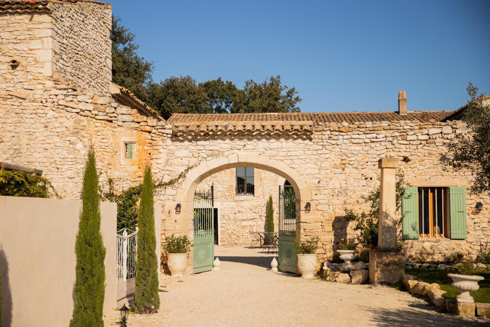 Maison Roucas - Restaurant Et Chambres D'Hotes Solérieux المظهر الخارجي الصورة